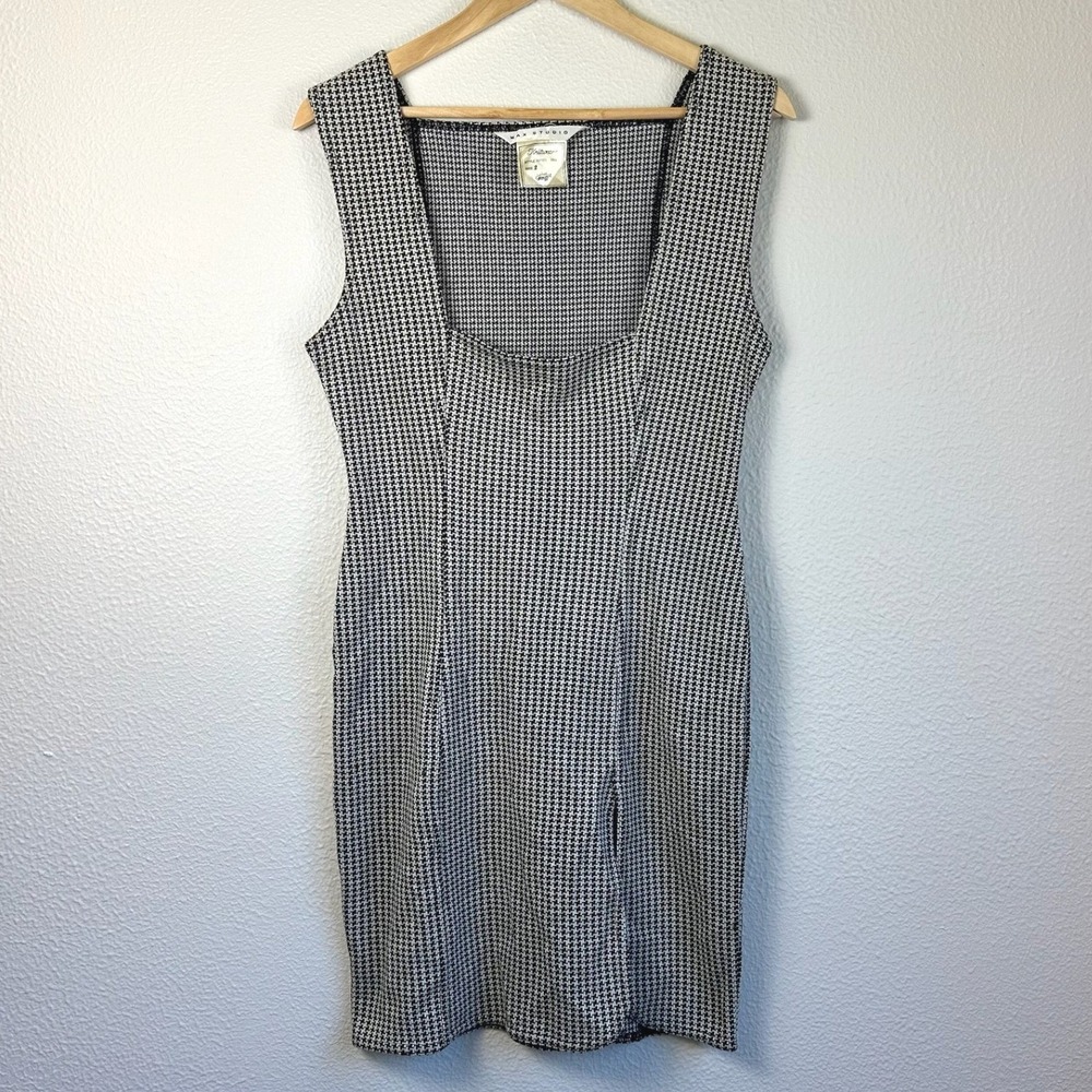 Max Studio Knit Sheath Dress Womens Size 2 Black White Excellent Houndstooth